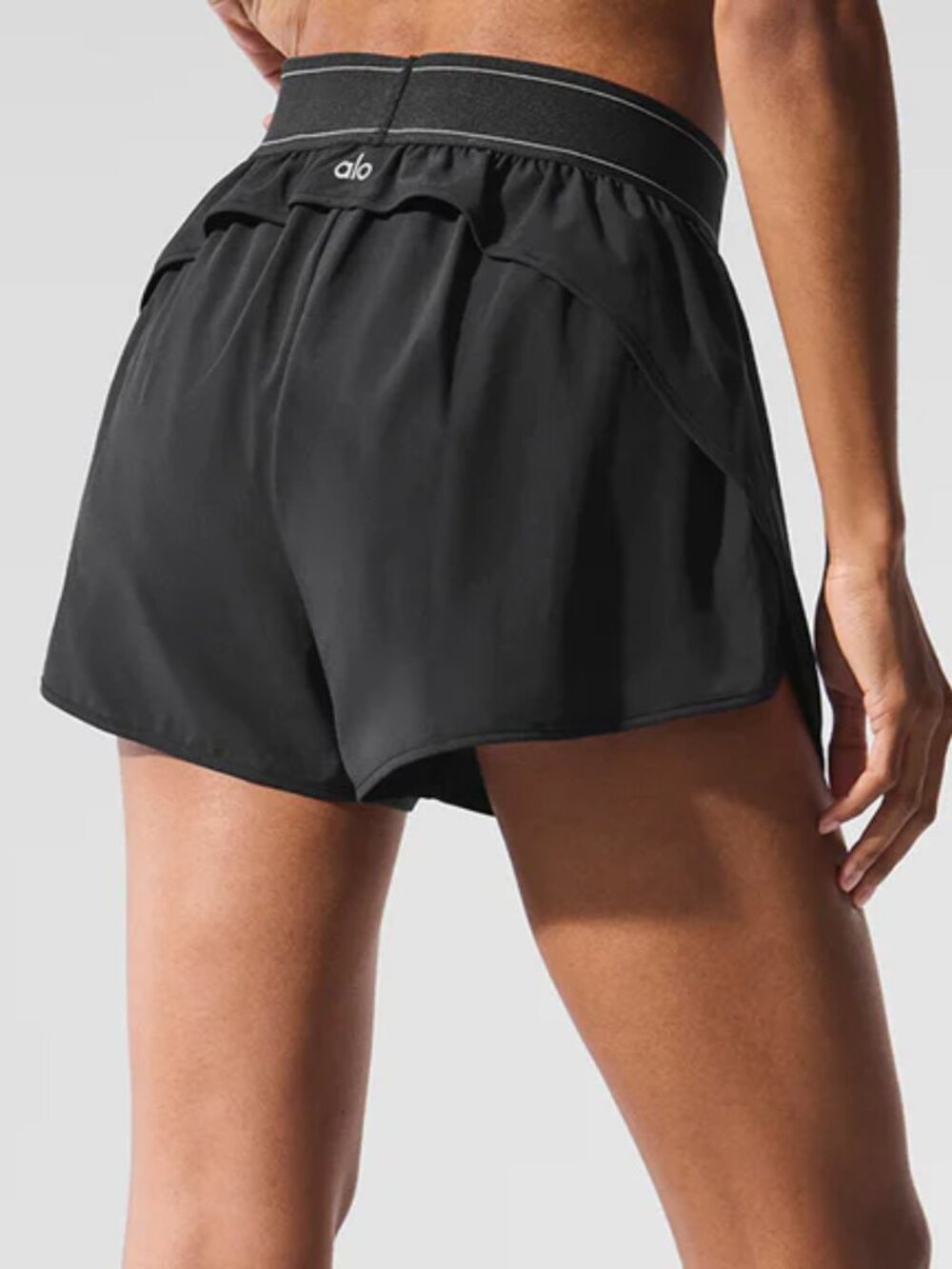 🔥 NWT ALO Yoga Match Point Shorts Black ✨ Must-Have Summer Essential - Picture 8 of 9